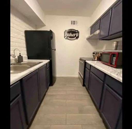 Lovely By Westgate 2br 1ba Oasis - King & Ac Apartment Glendale