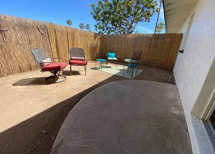 Lovely By Westgate 2br 1ba Oasis - King & Ac Glendale